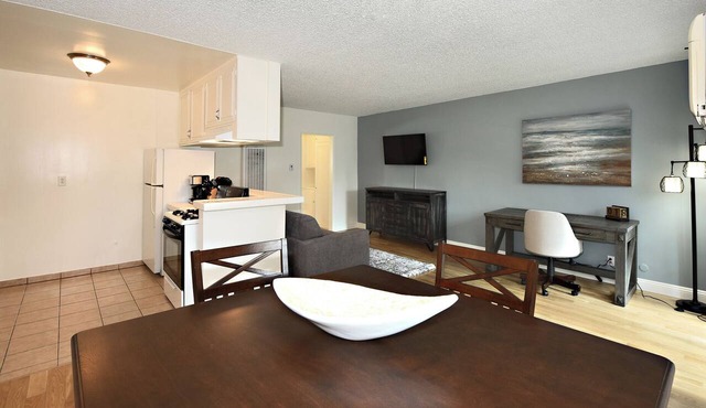 V6- Lovely 1-bedroom apartment with AC in vibrant Los Angeles