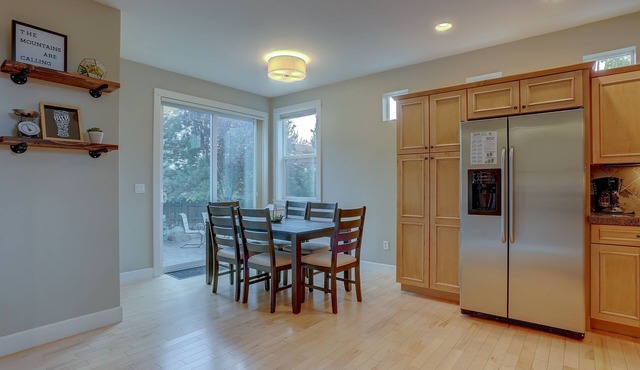 Vantage Point 3 Bedroom Townhouse by RedAwning in Bend