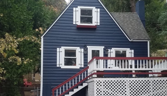 Very Special for the Holidays Restored/Updated Vintage Lake Arrowhead 1938 Cabin