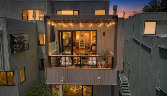 Walkable Tranquil Treetop Escape | Near Everything