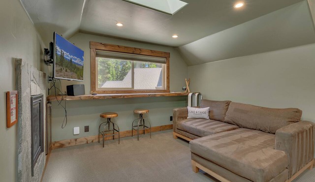 Walnut Woods: Studio, 1 BA Apartment in Homewood, Sleeps 2