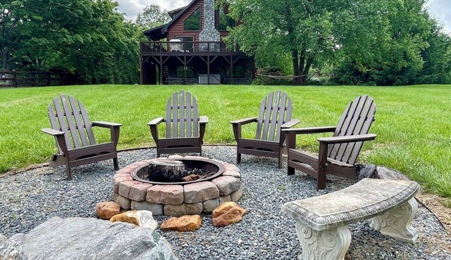 Waters Edge Riverfront Cabin | Hot Tub, Firepit & New River Views for the Whole Family in Jefferson