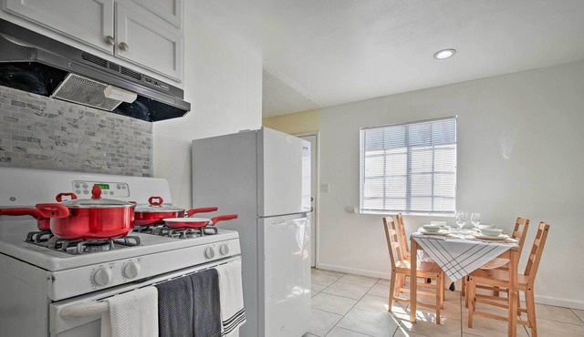 Whittier Duplex Unit Near Beaches & Hiking!