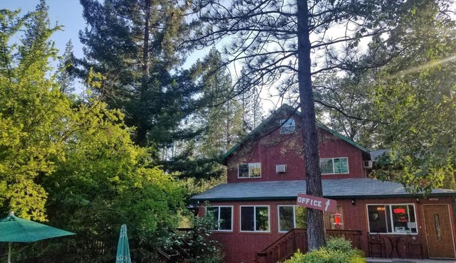 Yosemite Riverside Inn