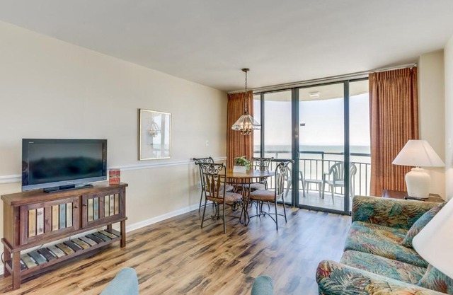 Beachfront Luxury Condo w private balcony at Meridian Plaza in Myrtle Beach