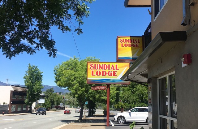 Sundial Lodge
