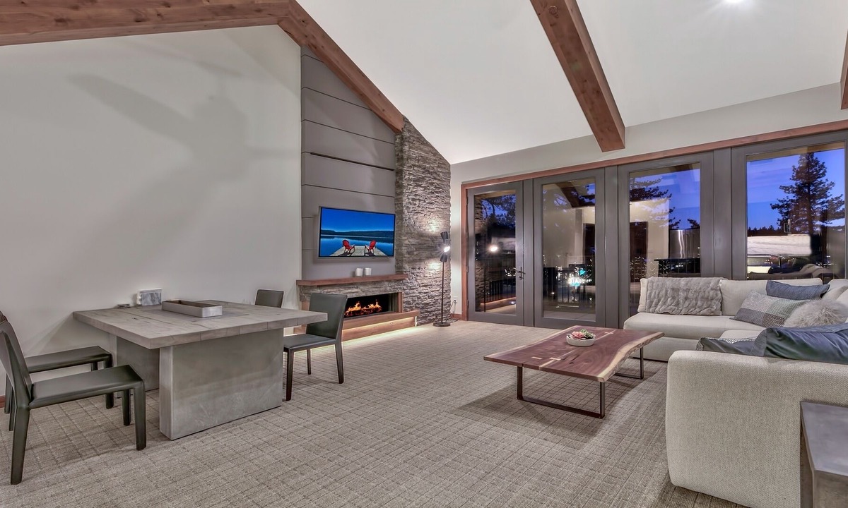 Lakeside Park Condo | LuxuryÂ 3br Steps From Heavenly Village & Gondola 3 Bedroom Condo by RedAwning
