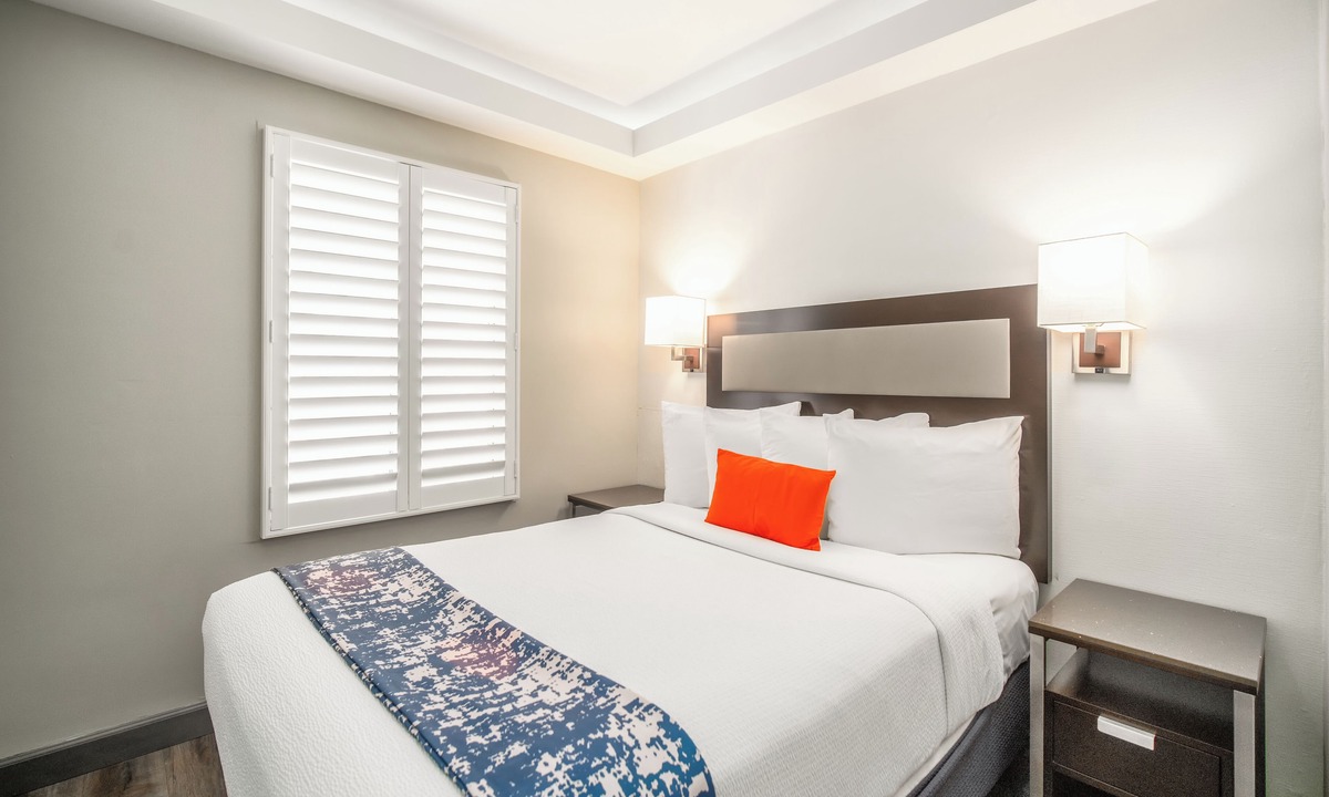 East Village Hotel | Inn at 50 at Long Beach Convention Center