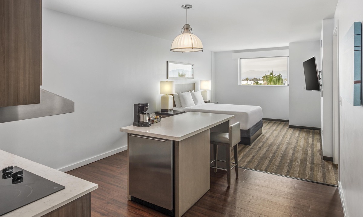 Irvine Business Complex Hotel | Hyatt House Irvine/John Wayne Airport