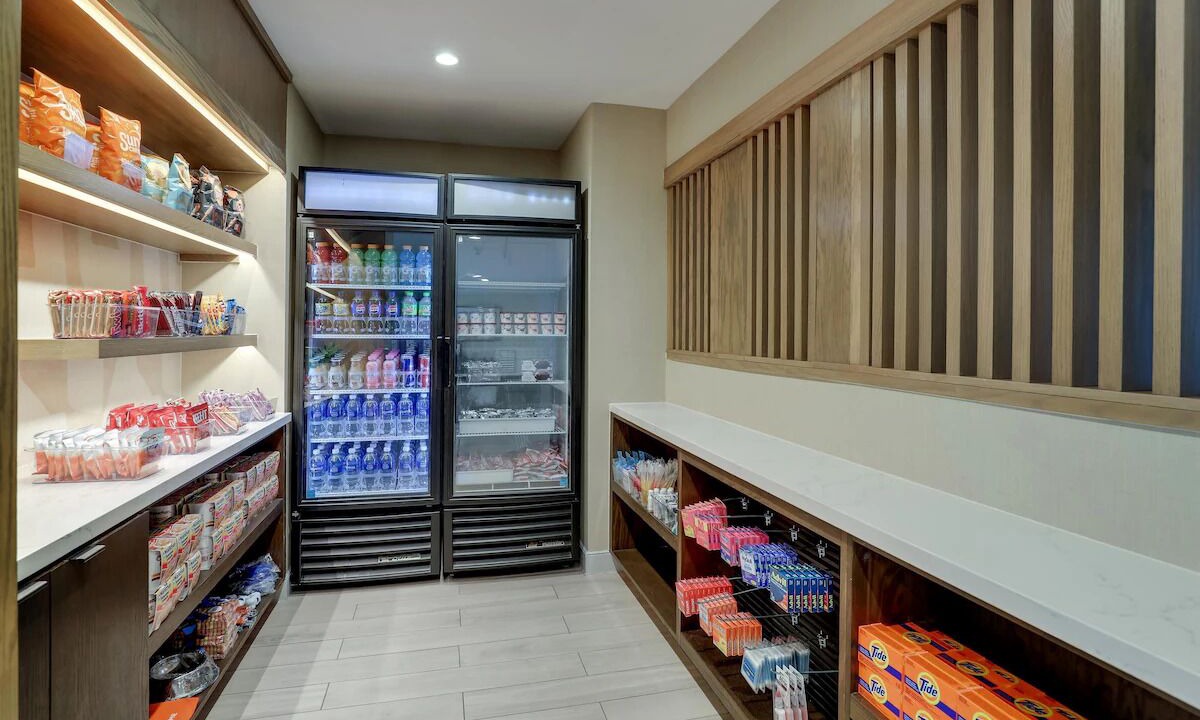 San Jose Hotel | Stay In great Shape! Minutes to Levi's Stadium, Pet Friendly + Free Breakfast!
