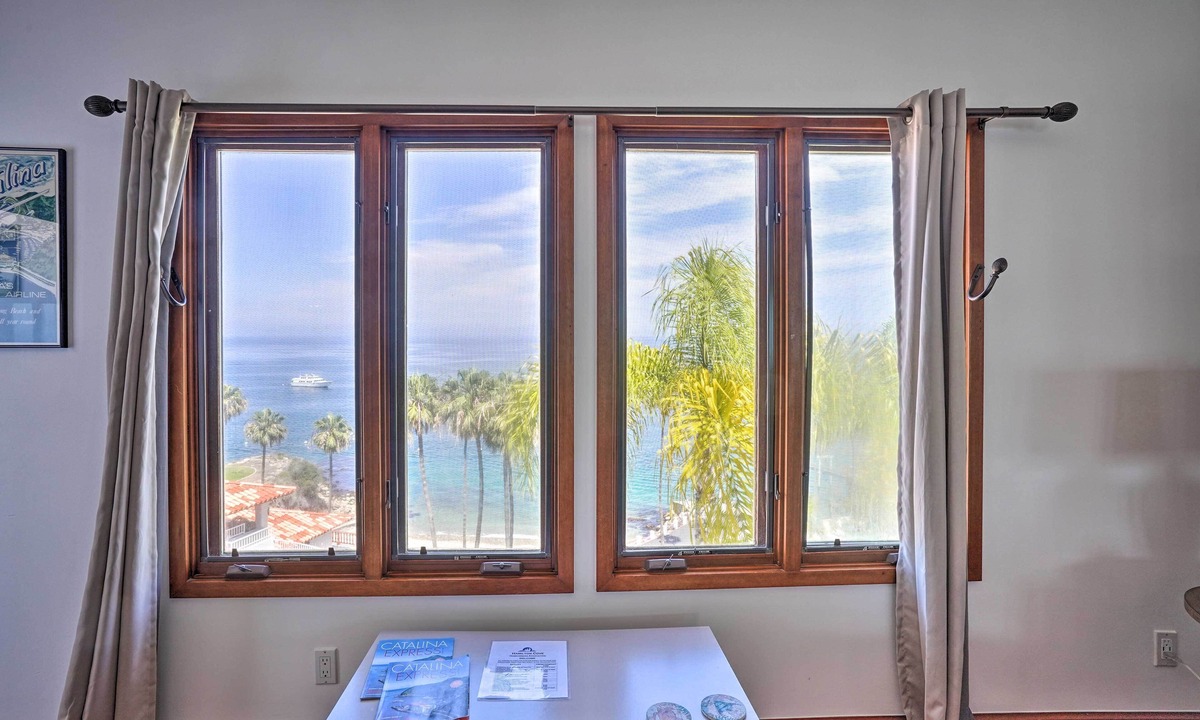 Avalon Condo | Quiet Avalon Getaway Villa w/Ocean View & Balcony