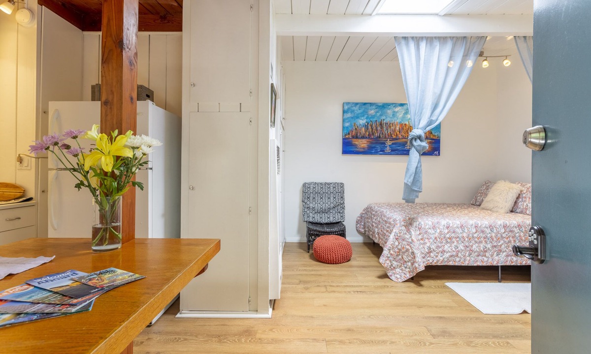 Ocean Beach Apartment | Ocean Beach #2 ‘Garden’ Cozy Cottage - Walk to the beach!