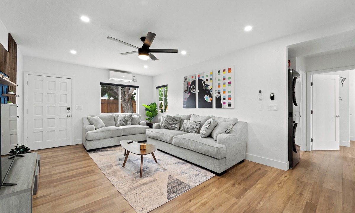 Point Loma Heights Apartment | Beautiful 2-bedroom near Ocean Beach, Pacific Beach, Sea World, Downtown, & more