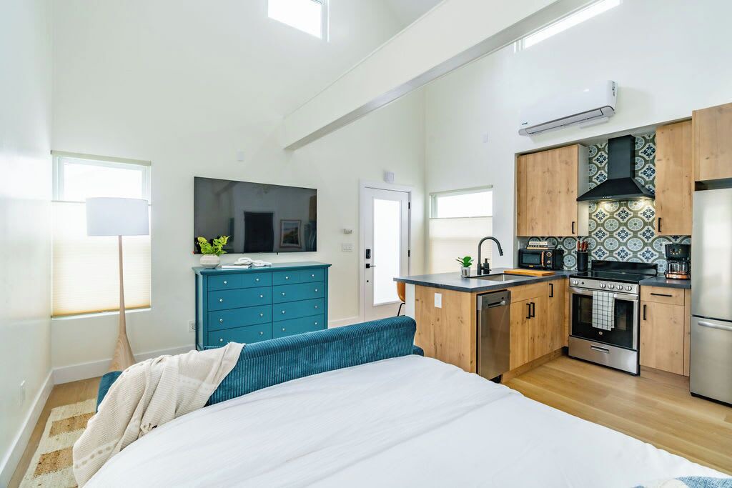 Hillcrest Apartment | Swanky Studio in Vibrant Hillcrest