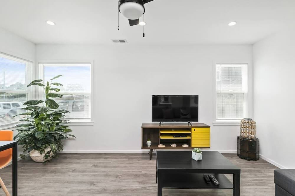 Photo of Livingroom in San Bruno