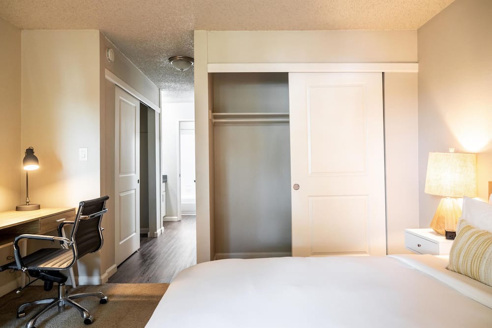 Photo of Bedroom in West Alameda