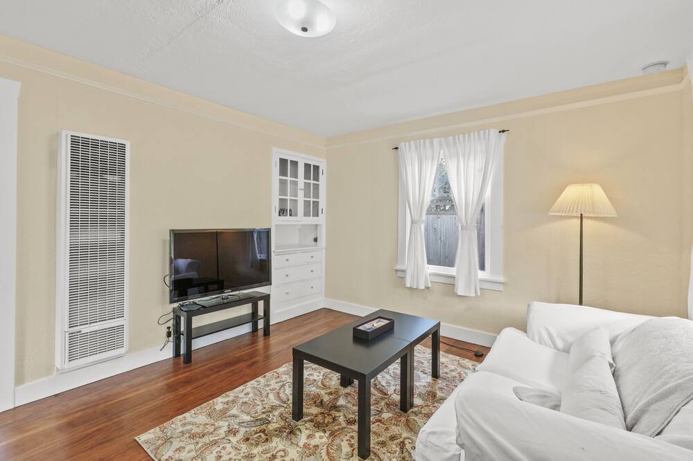 Photo of Bedroom in University South