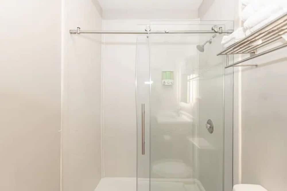 Photo of Bathroom in Midway District