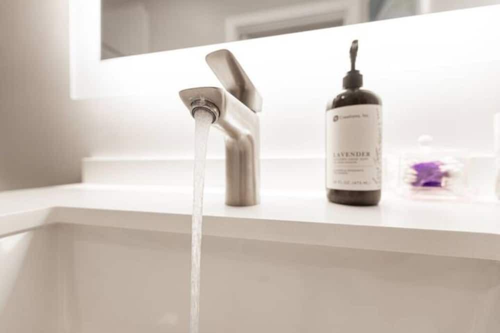 Photo of Bathroom in Midway District