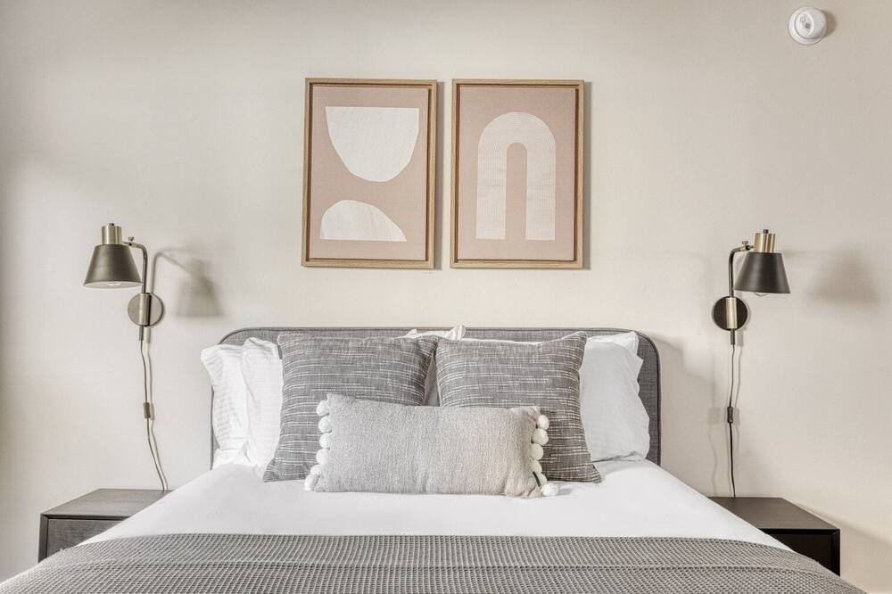 Photo of Bedroom in Valley Village