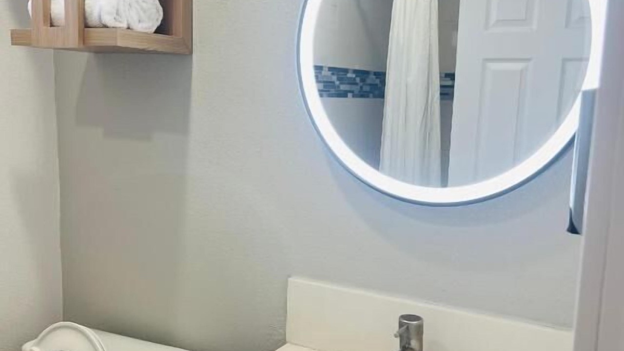 Photo of Bathroom in Silver Lake