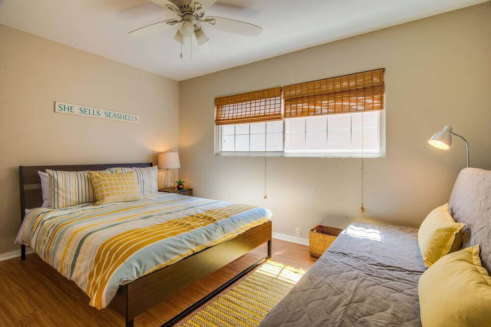 Photo of Bedroom in South Mission Beach