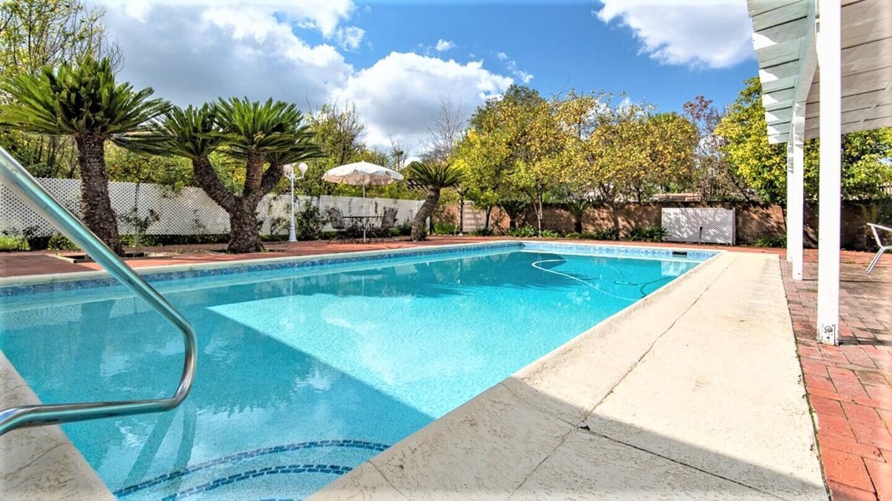 Photo of Outdoor in Tarzana