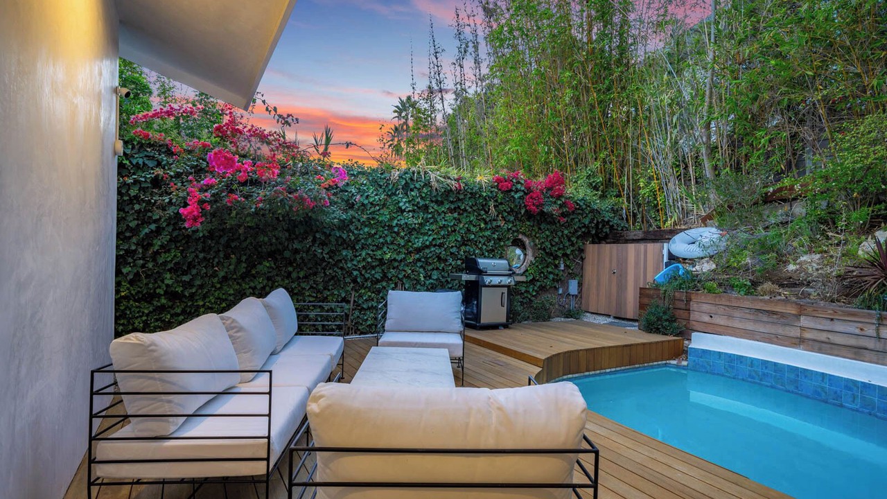 Photo of Patio Balcony in The Flats
