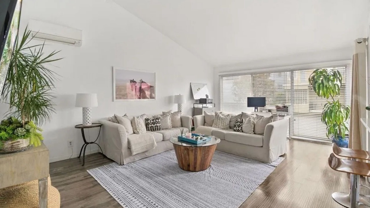 Photo of Livingroom in The Strand