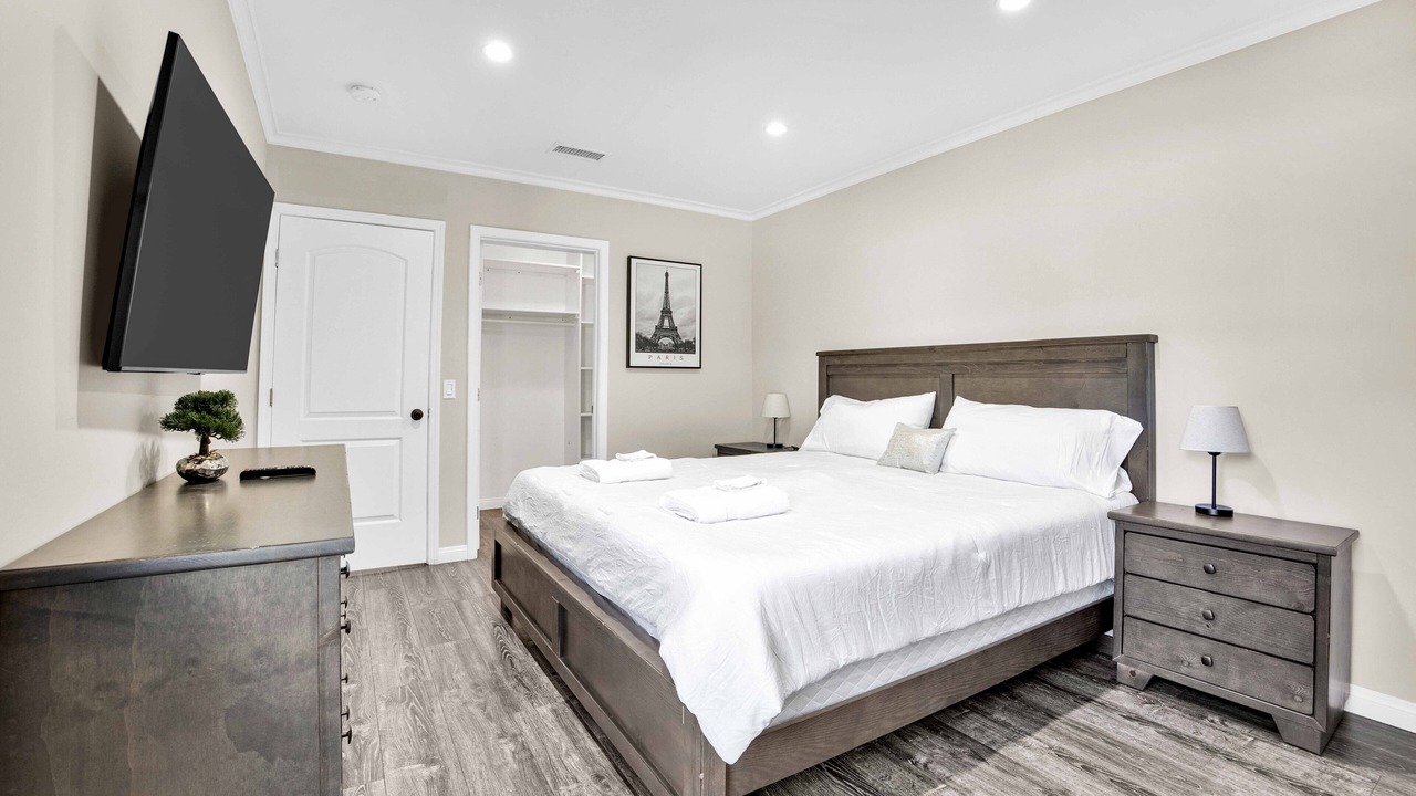 Photo of Bedroom in Tarzana