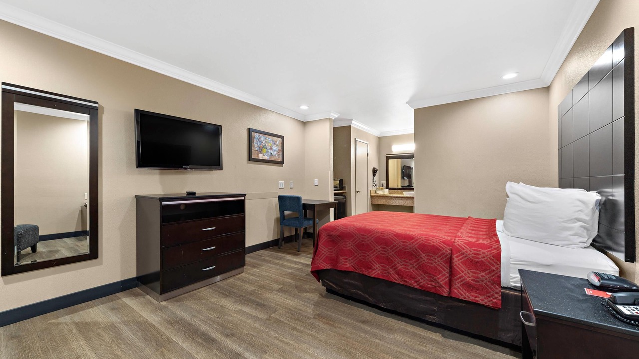 Photo of Bedroom in Central Escondido