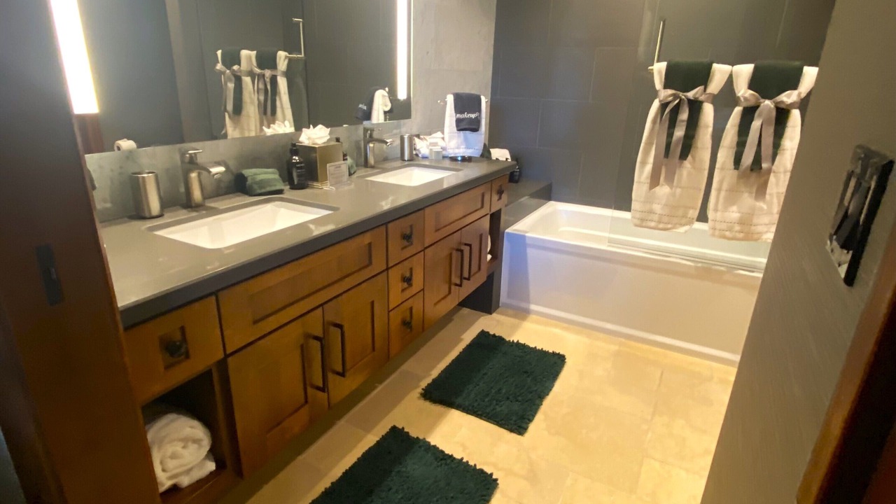Photo of Bathroom in Lakeside Park