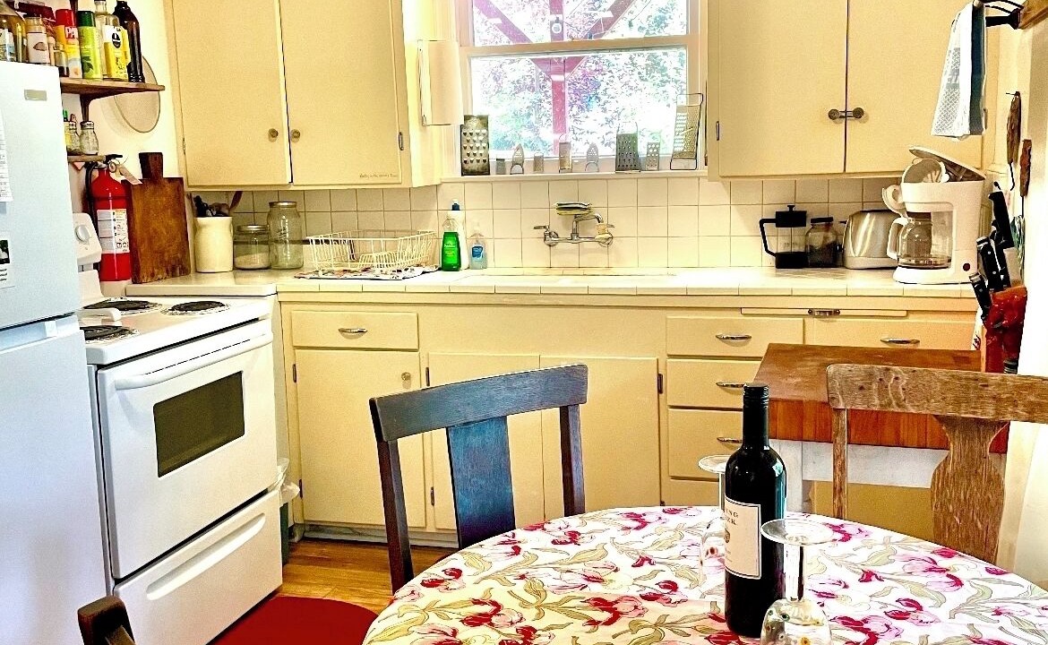Photo of Kitchen in Dunsmuir