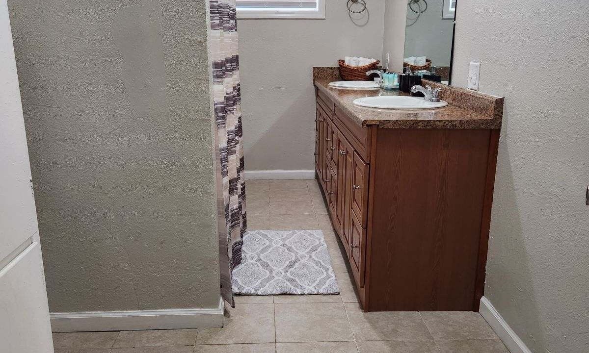 Photo of Bathroom in Enterprise