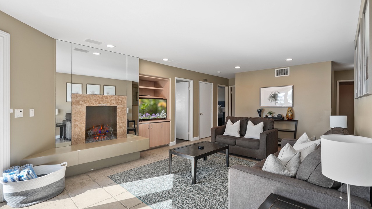Photo of Livingroom in Crown Point