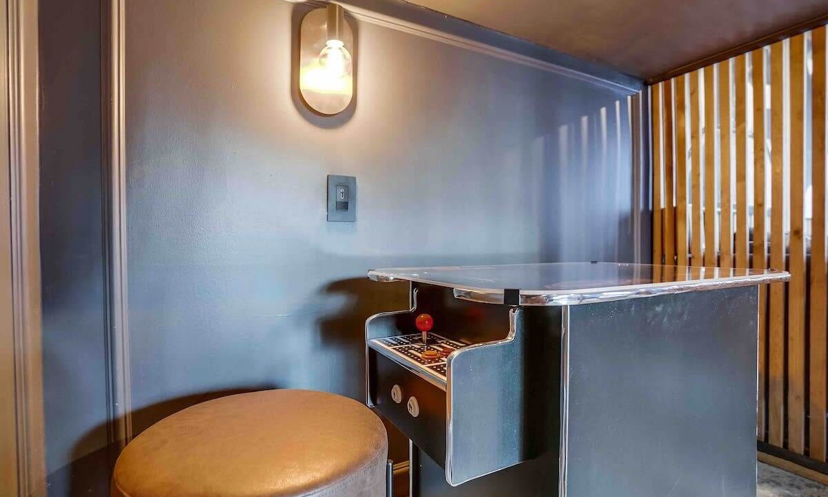 Photo of Bedroom in Laurel Canyon