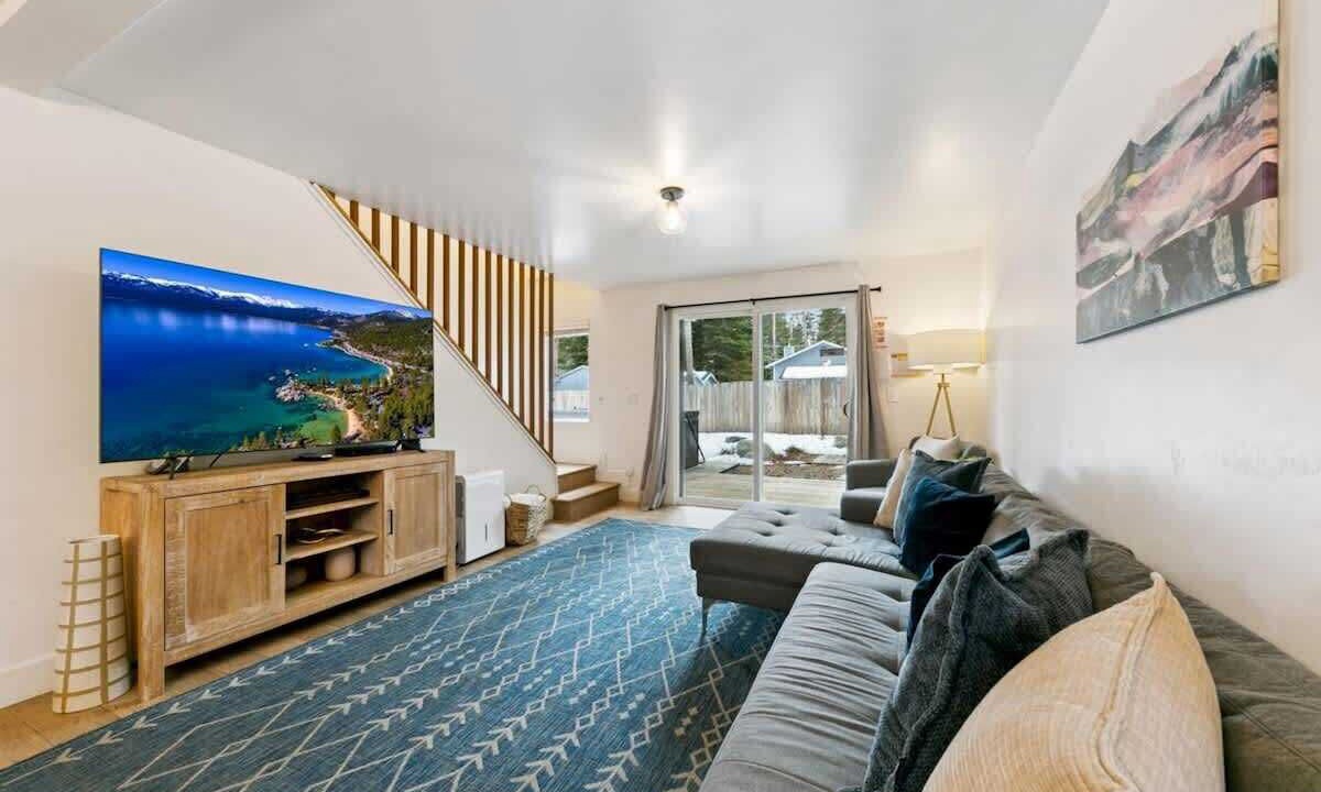 Photo of Livingroom in North Upper Truckee