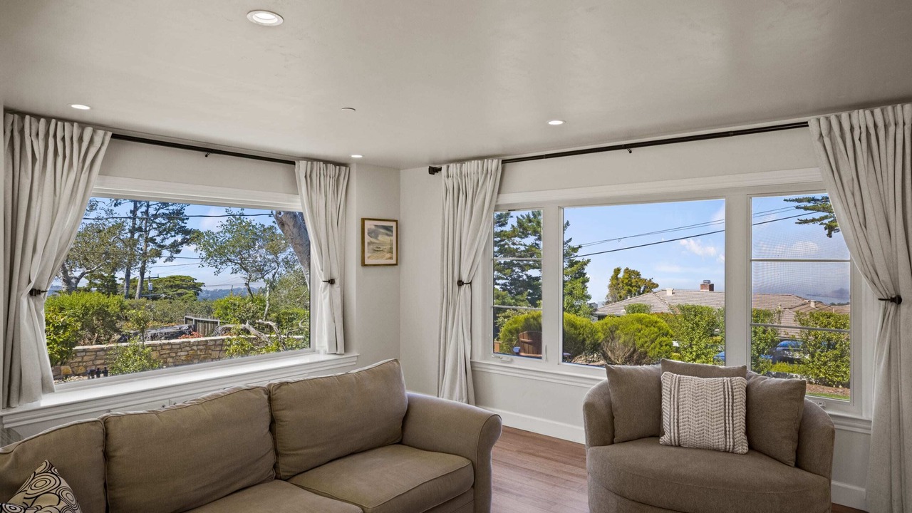 Photo of Livingroom in Northeast Carmel
