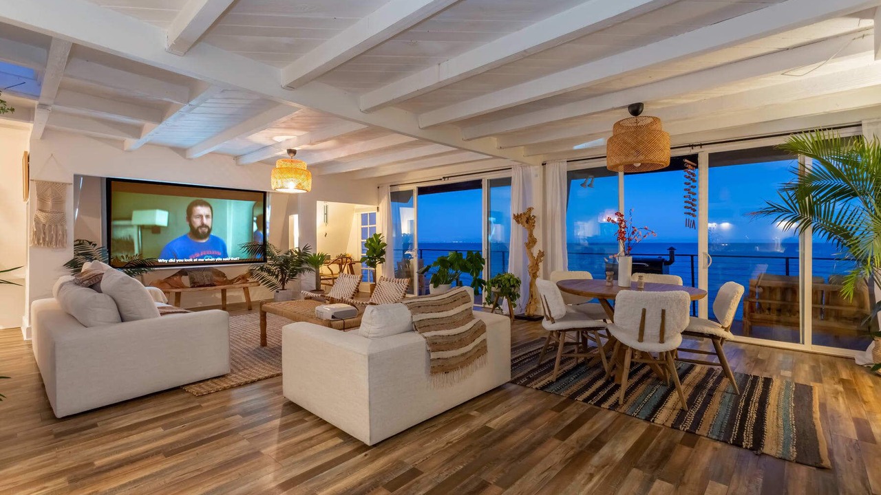 Photo of Bedroom in Eastern Malibu