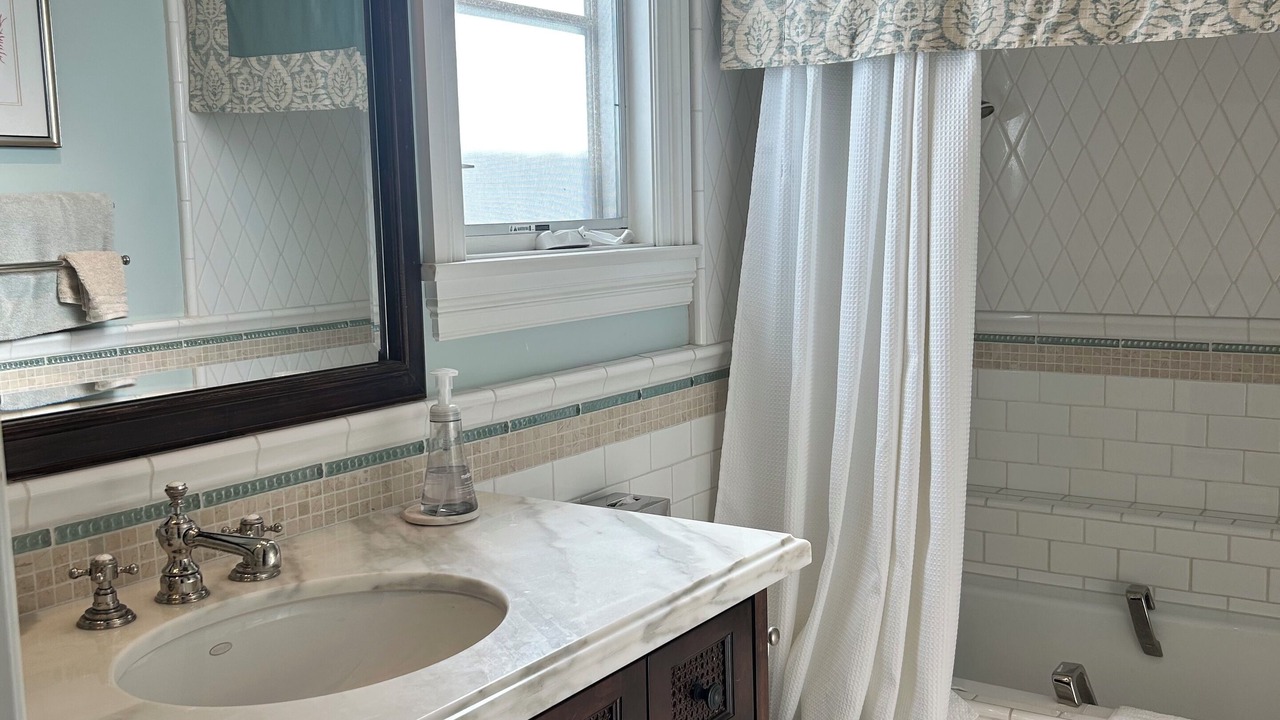 Photo of Bathroom in Tree Section