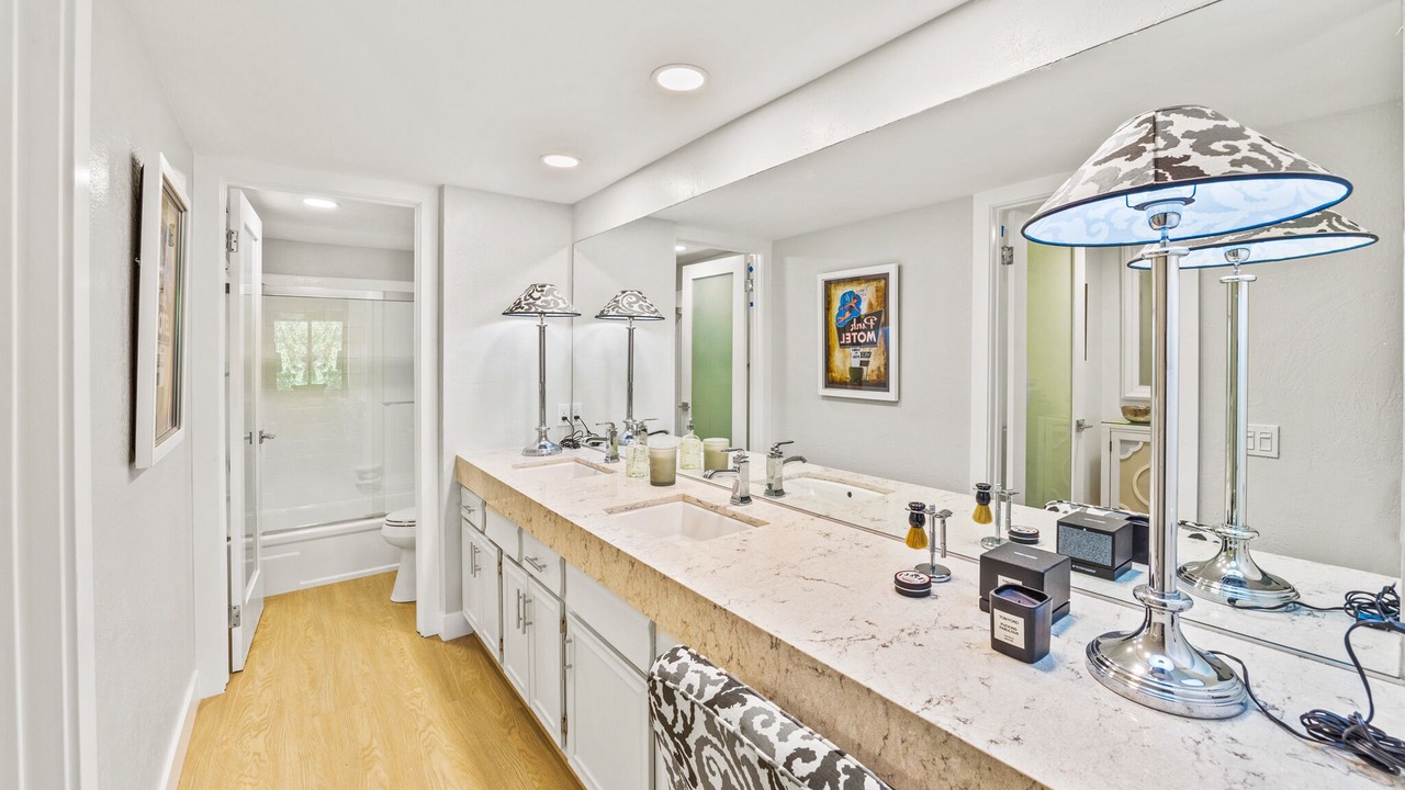 Photo of Bathroom in Baristo