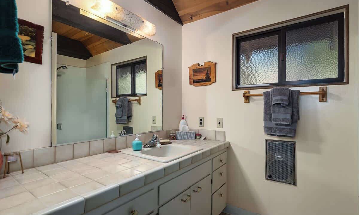 Photo of Bathroom in Tahoma