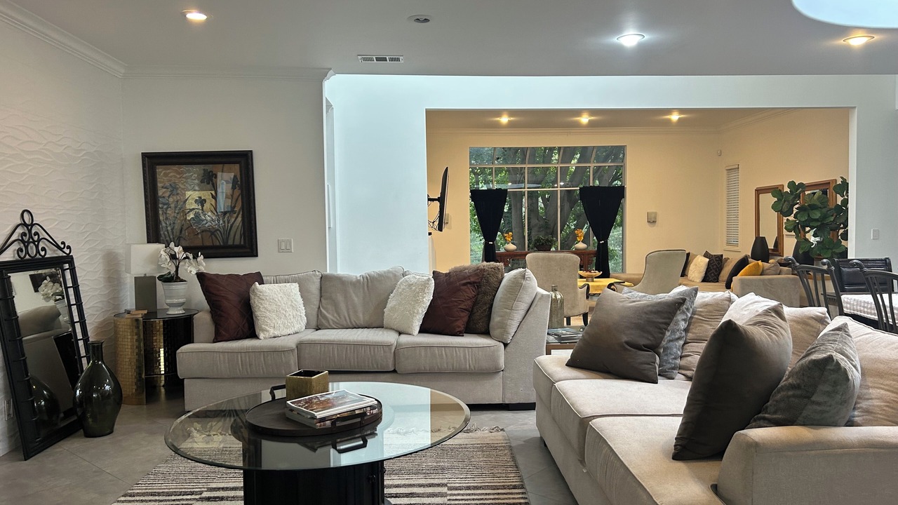 Photo of Livingroom in Beverly Hills