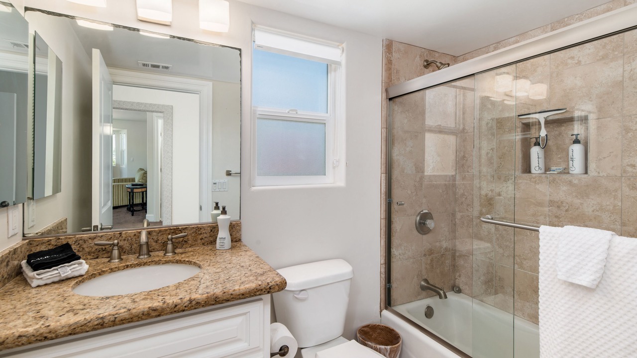 Photo of Bathroom in South Mission Beach