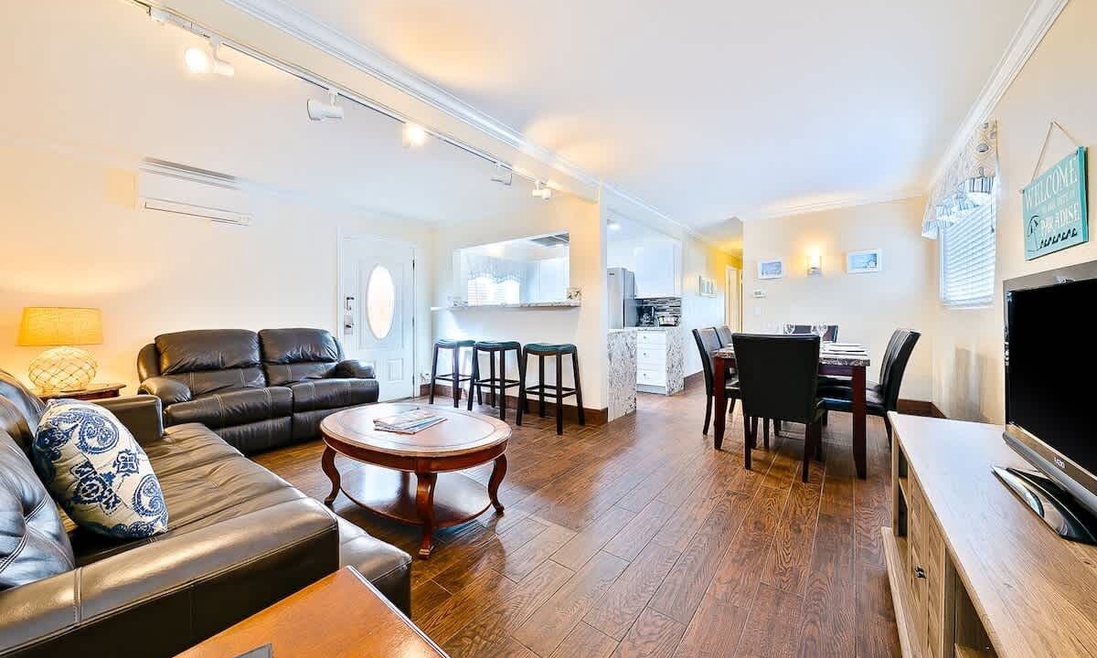 Photo of Livingroom in Ocean Beach