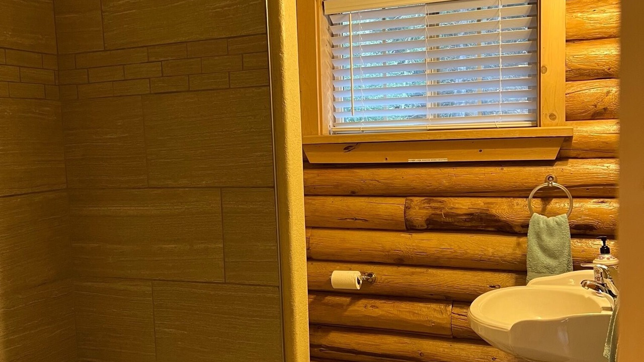 Photo of Bedroom in Dunsmuir