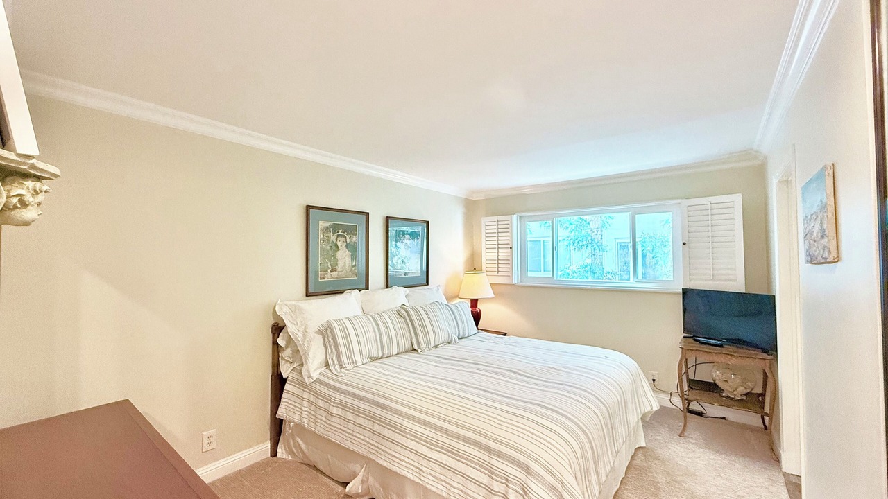 Photo of Bedroom in Crown Point
