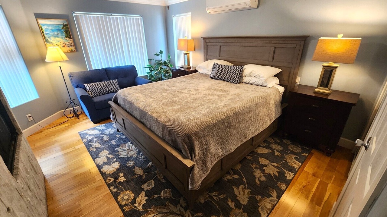 Photo of Bedroom in Avalon