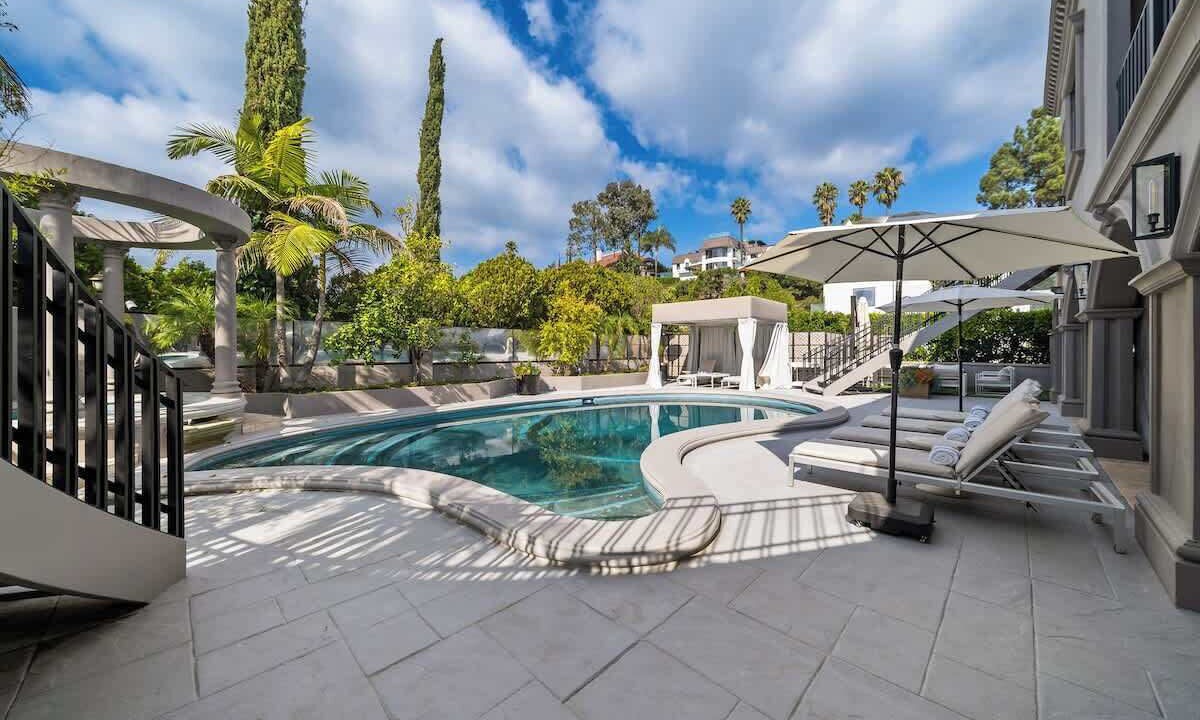 Photo of Outdoor in Hollywood Hills West