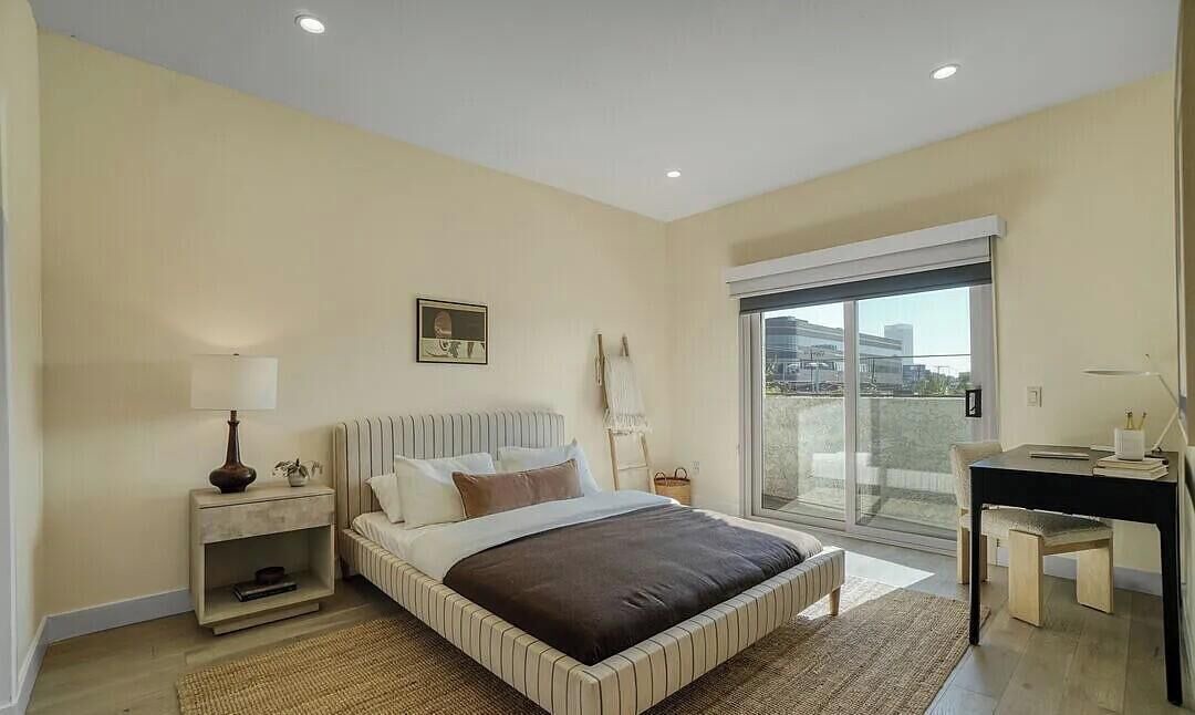 Photo of Bedroom in La Brea